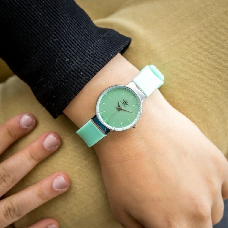 Splendide Montre Femme Vert d'eau M. JOHN