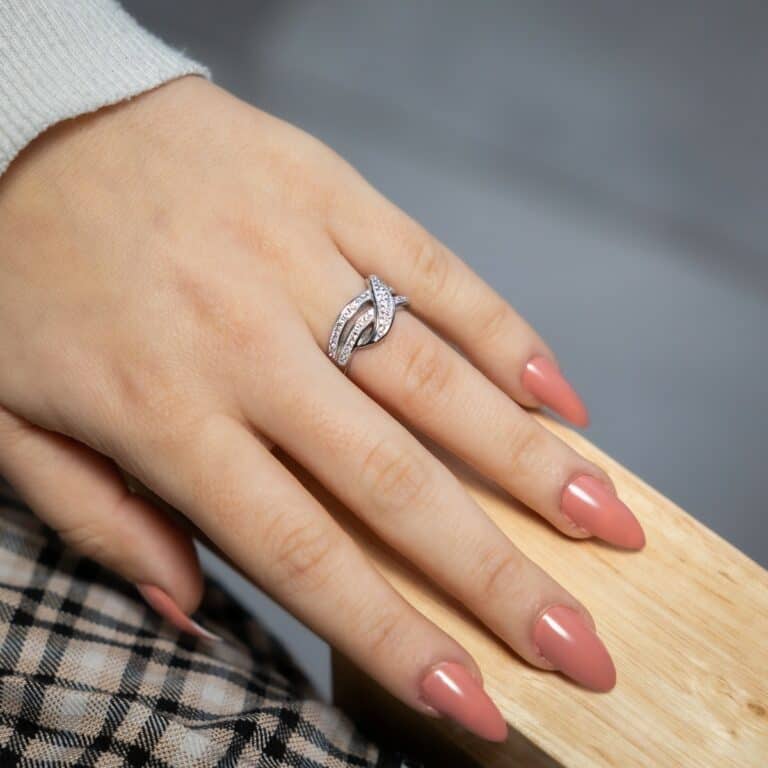 Très Belle Bague Femme Ornée Zirconium ABELIA