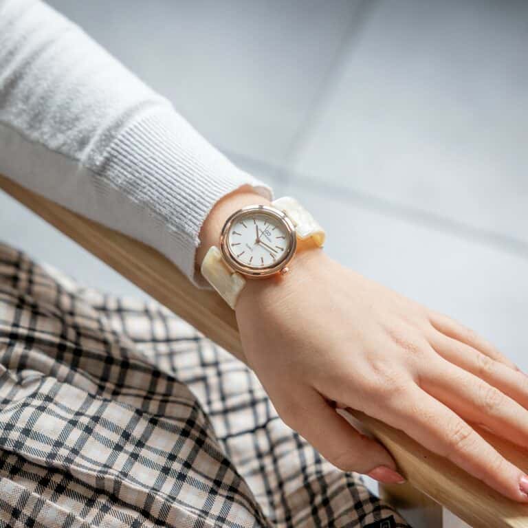 Jolie Montre Femme Métal et Plastique Strass GIORGIO