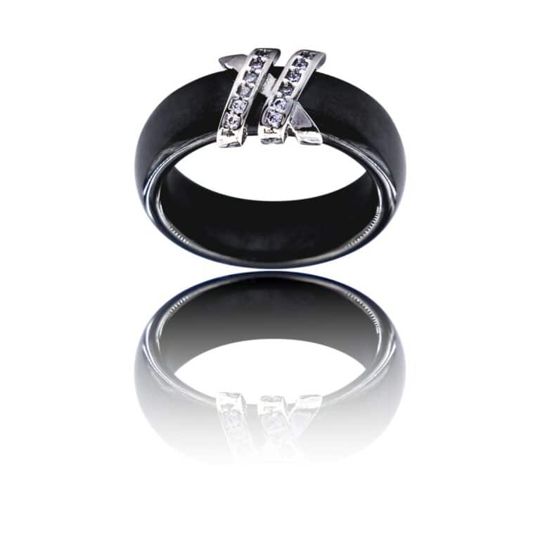 Votre Coffret Bague Femme Céramique Ornée Zirconium