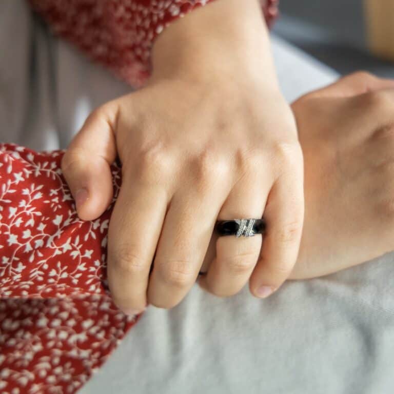 Votre Coffret Bague Femme Céramique Ornée Zirconium