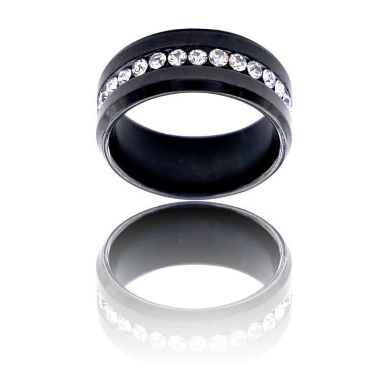 Bague Femme en Acier Noir Ornée Strass