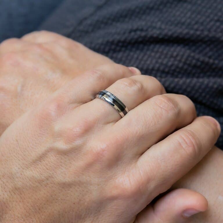 Très jolie Bague Femme Ornée Zirconium SASA