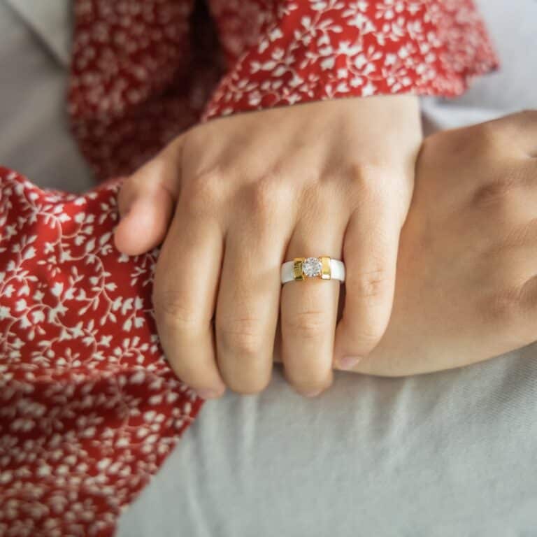 Sublime Coffret Bague Femme Céramique Ornée de Zirconium