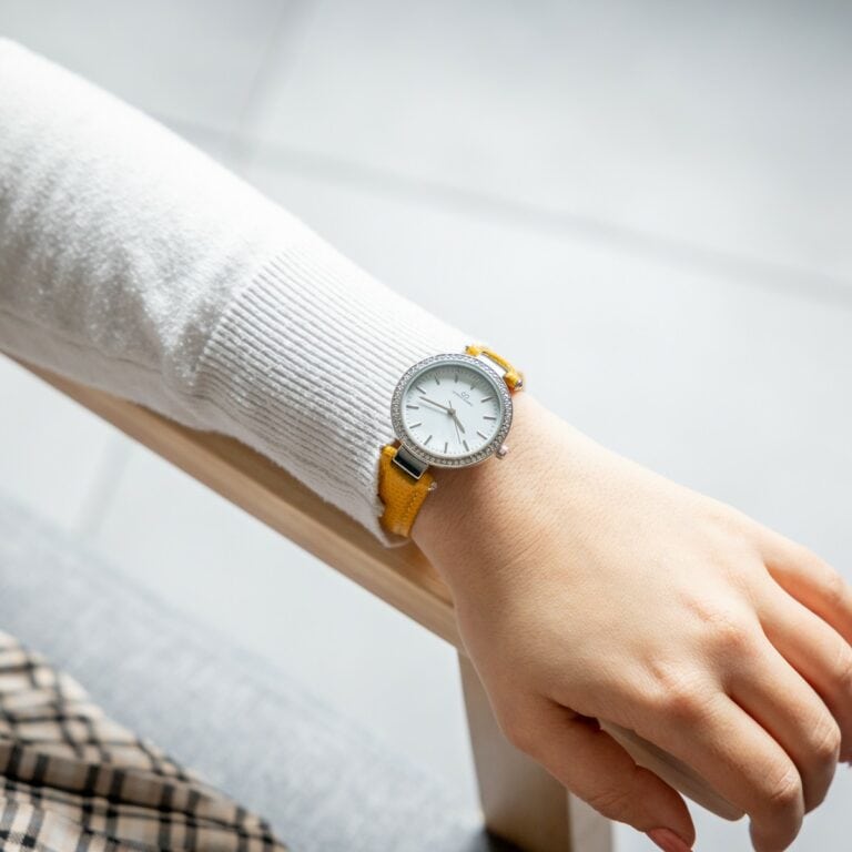 Jolie Montre Femme Moutarde GIORGIO