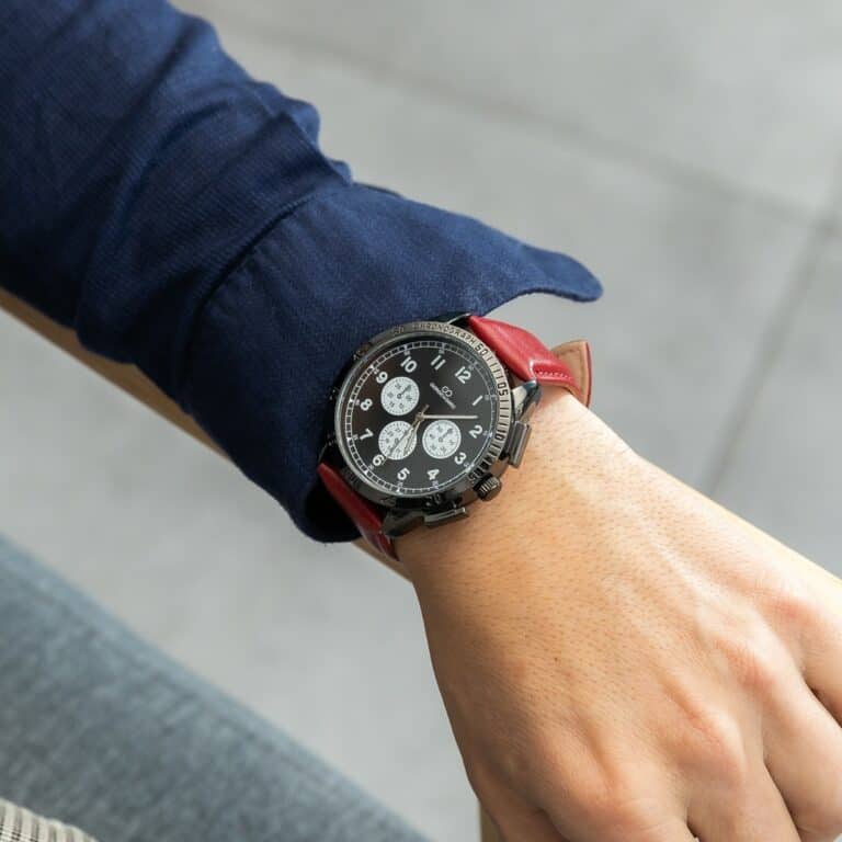 Très Belle Montre Homme Bordeaux GIORGIO