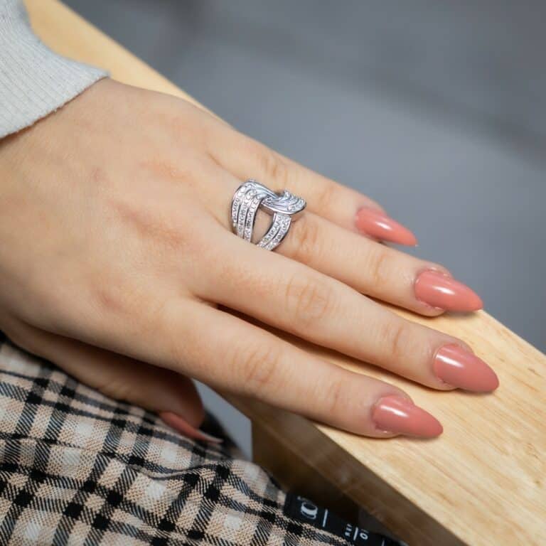 Votre Belle Bague Femme Ornée Zirconium HELIX