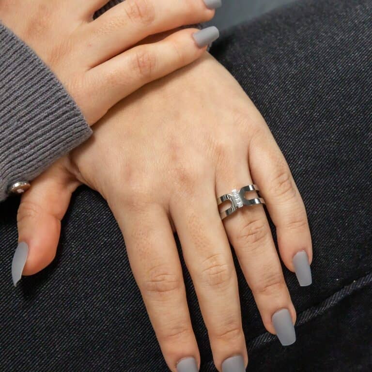 Bague Femme en Acier Ornée avec Zirconium