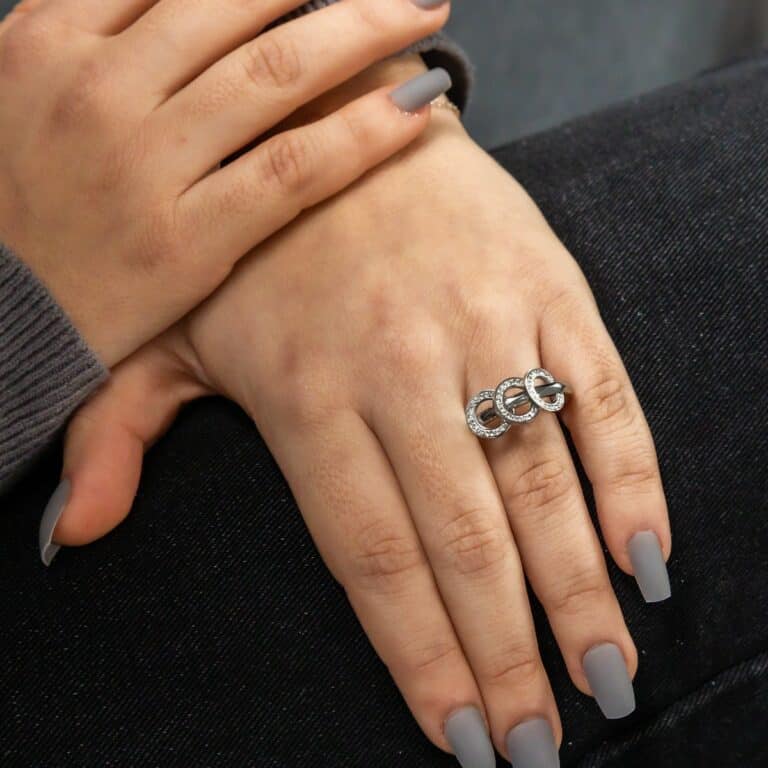 Magnifique Bague Femme Acier Ornée Zirconium