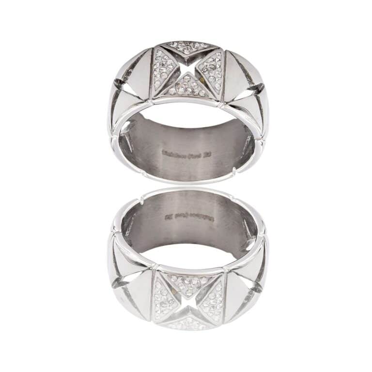 Votre Bague Femme en Acier Ornée Zirconium