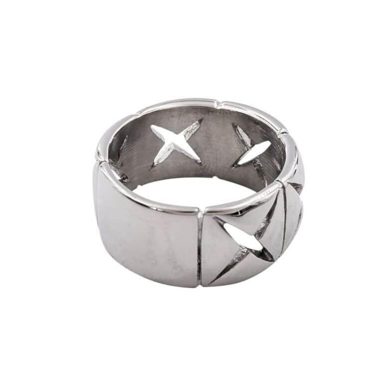 Votre Bague Femme en Acier Ornée Zirconium