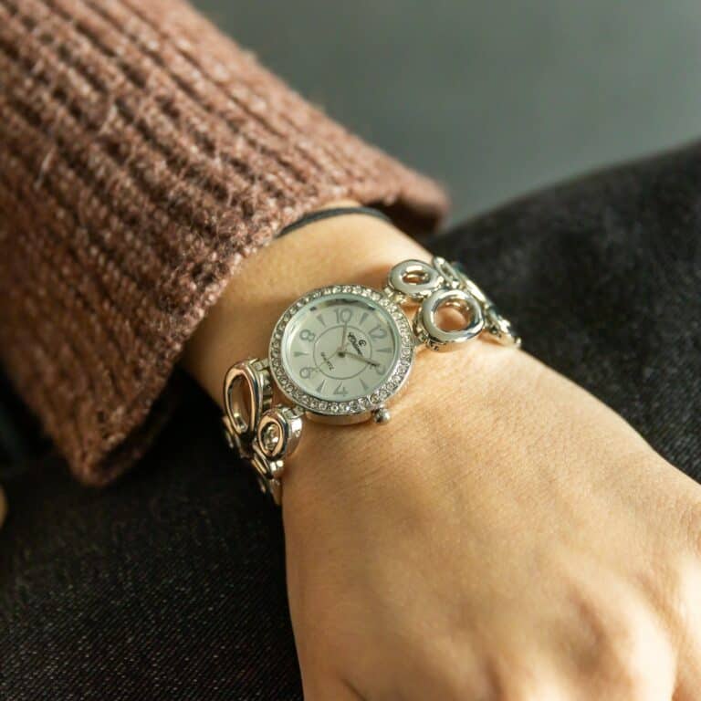 Jolie Montre Femme Métal Argenté CHTIME