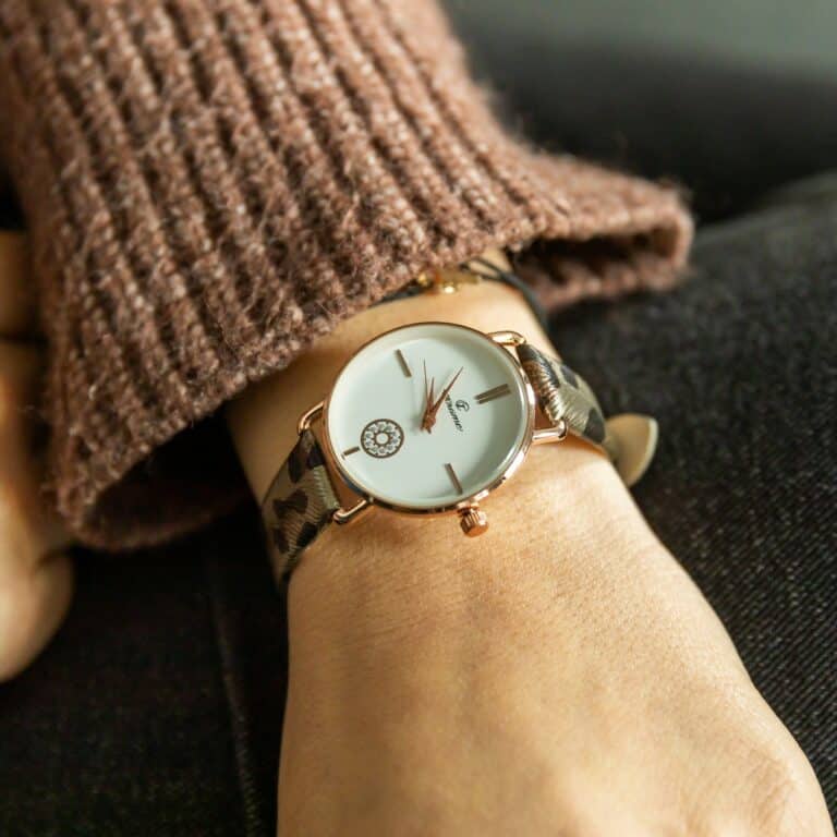 Eclatante Montre Femme Argenté CHTIME