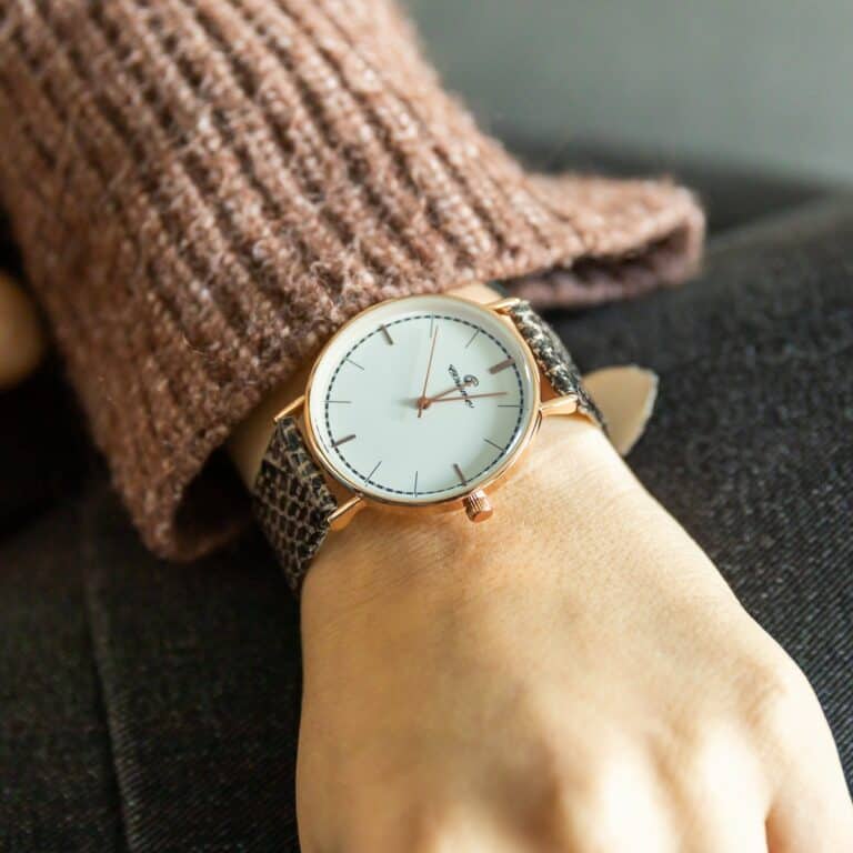 Très belle Montre Femme Gris CHTIME