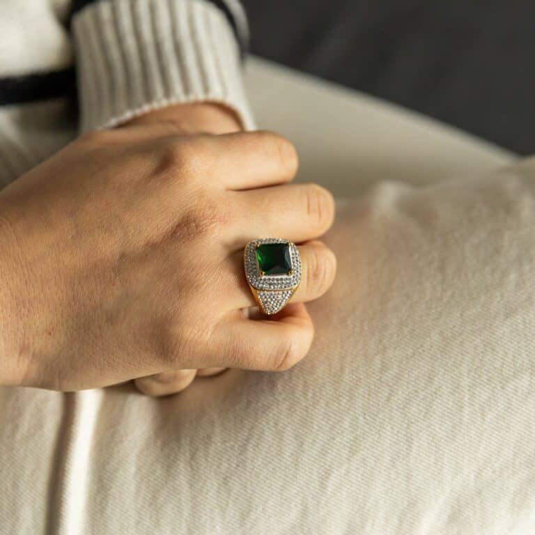 Bague Femme en Acier Doré Ornée de Zirconium