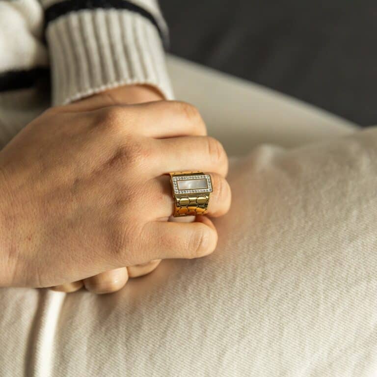 Magnifique Bague Femme Acier Doré Ornée Zirconium