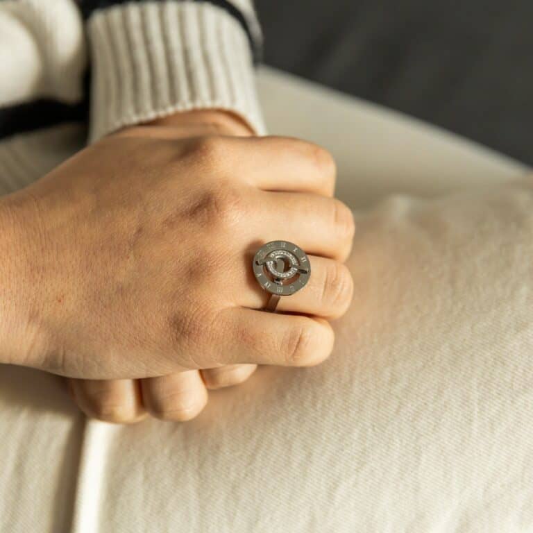 Très Jolie Bague Femme Acier Ornée Zirconium