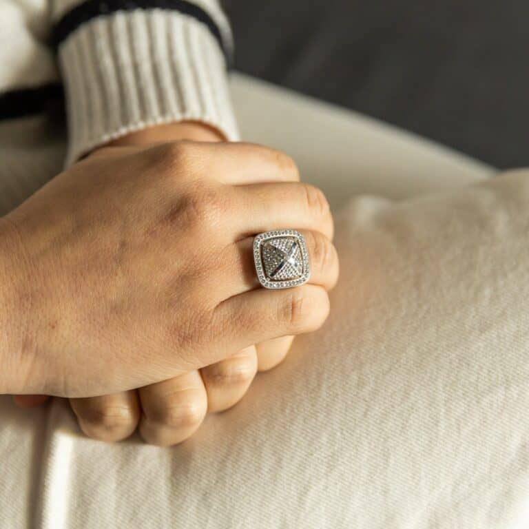 Magnifique Bague Femme Acier Ornée Zirconium