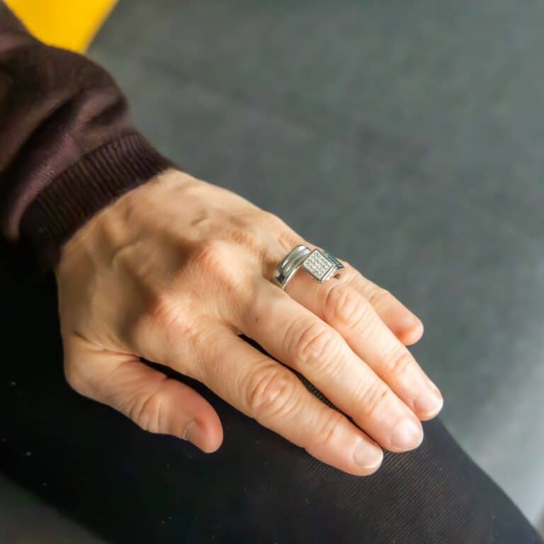 Bague Tendance pour Femme Métal Ornée avec Zirconium