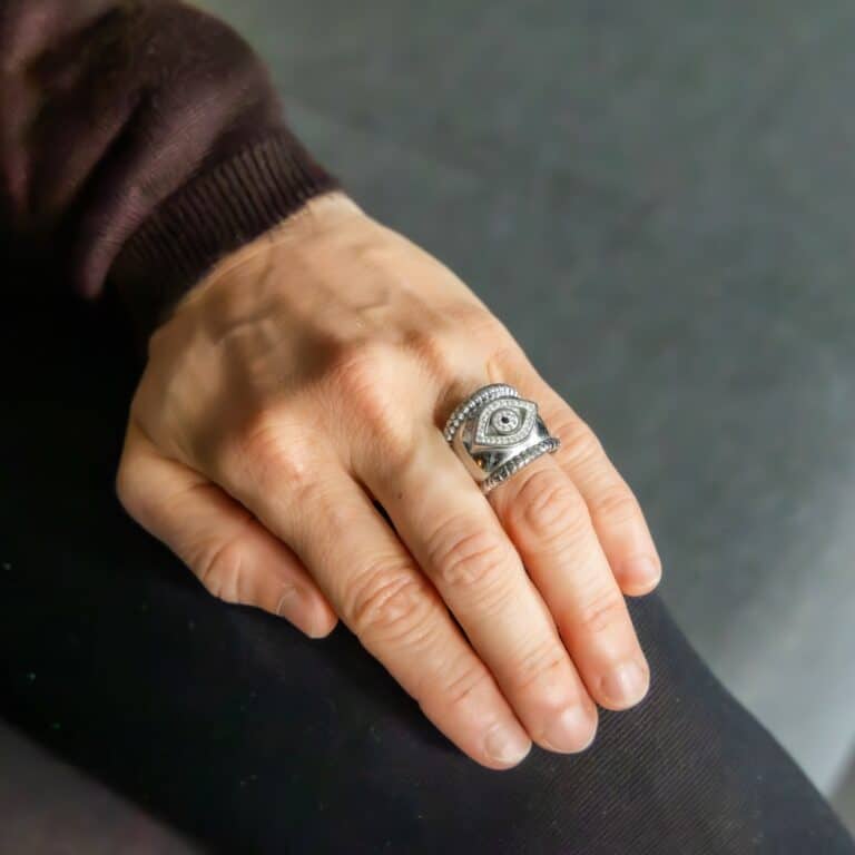 Magnifique Bague Femme Métal Ornée avec Zirconium