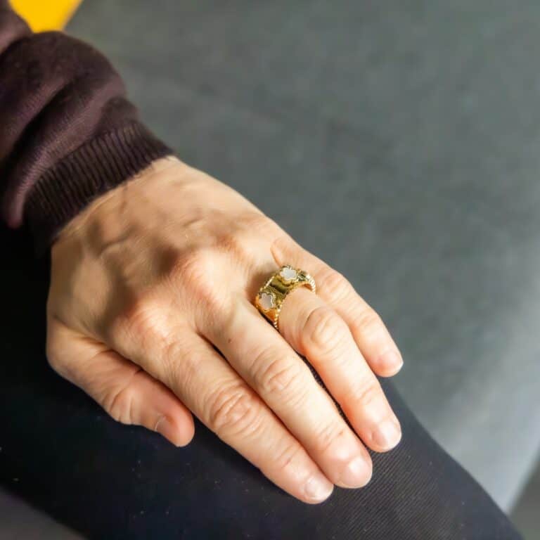 Très Jolie Bague Femme Métal Fleur Blanc
