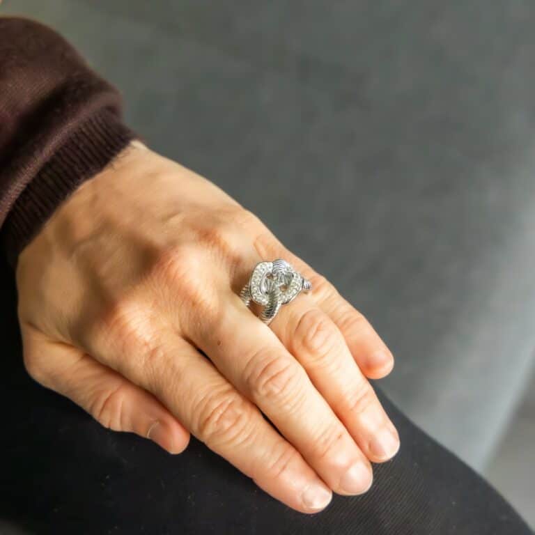 Jolie Bague Femme en Métal Ornée avec Zirconium