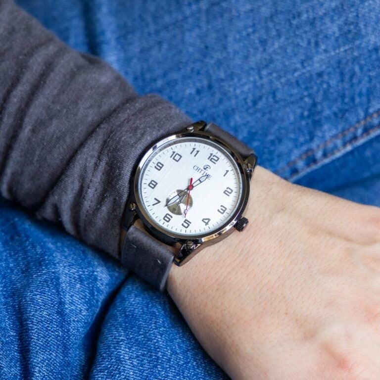 Très belle Montre Homme Bracelet Noir CHTIME