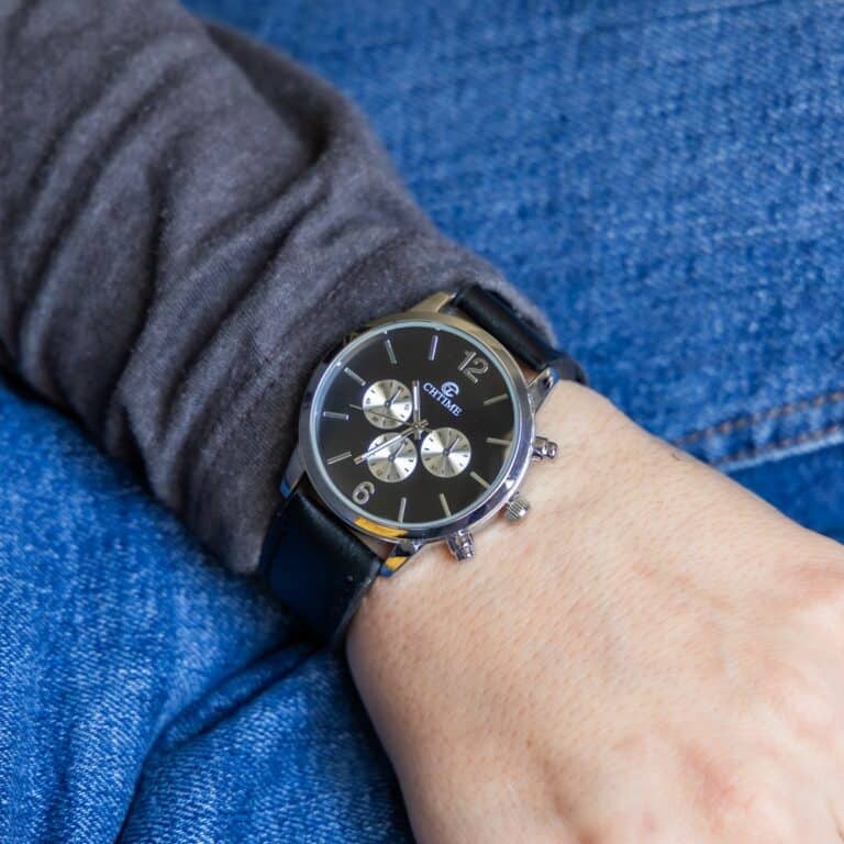 Très Jolie Montre Homme Bracelet Noir CHTIME